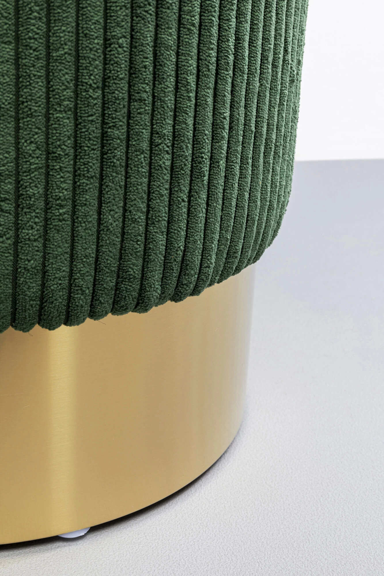 Hocker Cherry Dunkelgrün Cord Brass Ø35cm – Bild 2