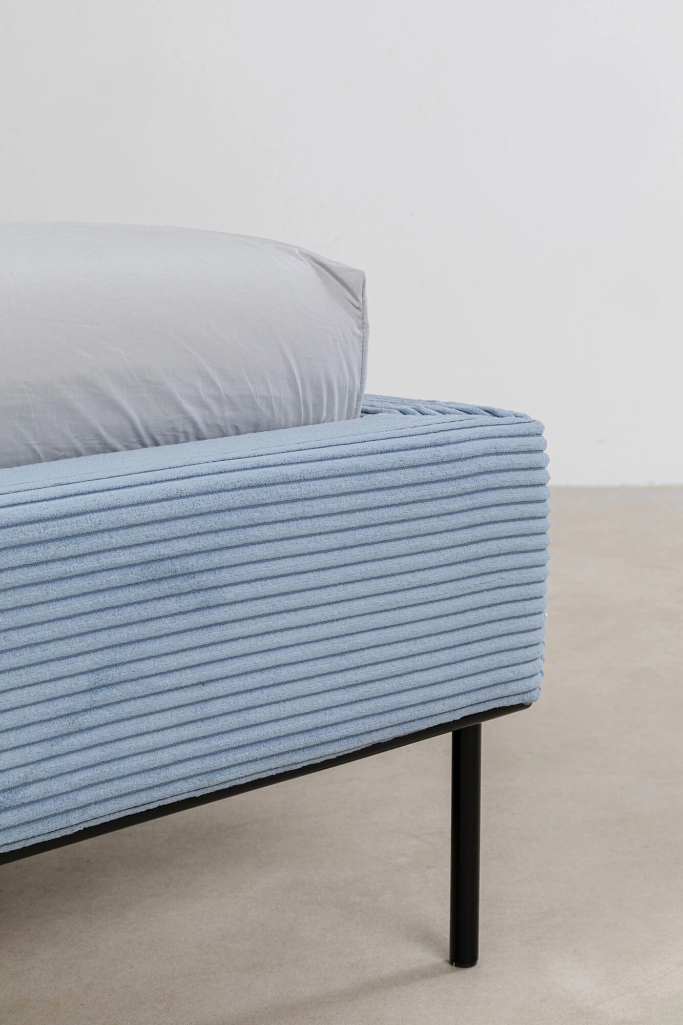 Bett East Side Cord Blau 160x200cm – Bild 13